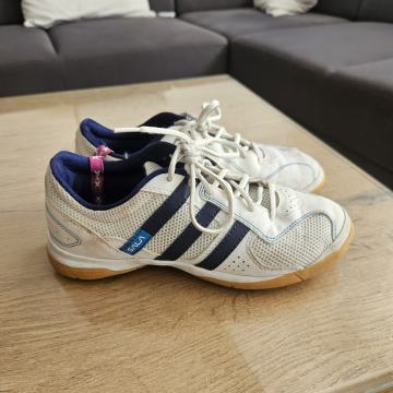 Športna obutev Adidas velikost 36