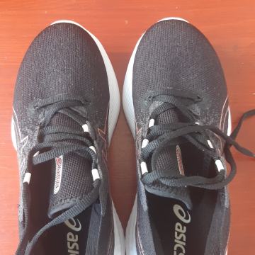 NOVE Ženske superge Asics gel cumulus 37.5