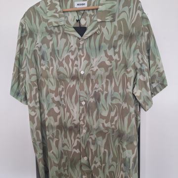 Weekday moška srajca kratki rokav št.L (Nova)