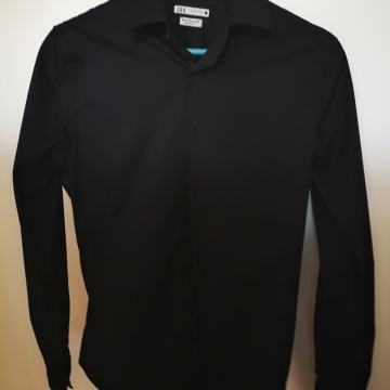 Fantovska črna srajca