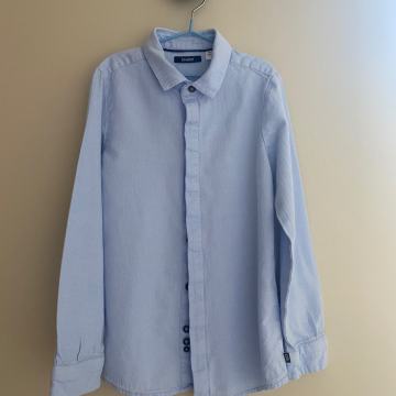 Klasična modra bombažna srajčka Okaidi - velikost 128 cm