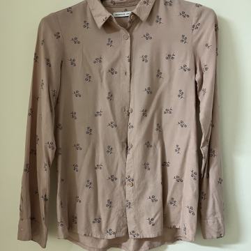 Srajca 128 in 134 Reserved