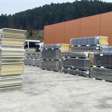 STREŠNI IN FASADNI PANELI RAZLIČNIH DEBELIN 2.KLASA