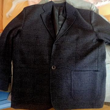 Nov kvaliteten moški suknjič velikost XL prodam za simbolično ceno