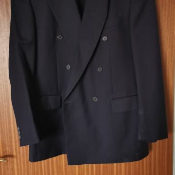 ZELO UGODNO zaradi selitve! Lepa moška obleka MURA Design naprodaj