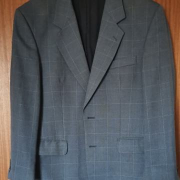 ZELO UGODNO zaradi selitve! Lep moški suknjič vel. 48 naprodaj