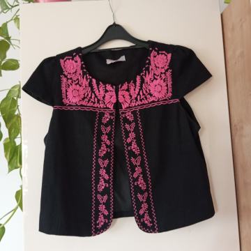 BE BEAU NOV  ČRNO ROZA  BOMBAŽNI VEZEN BOLERO M