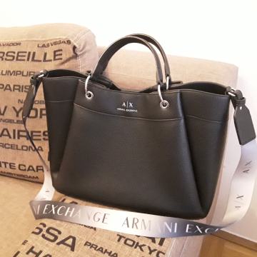 ARMANI EXCHANGE ŽENSKA TORBICA - VELIKOSTI L - ENKRAT NOŠENA