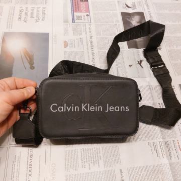 Calvin Klein moška torbica naramna