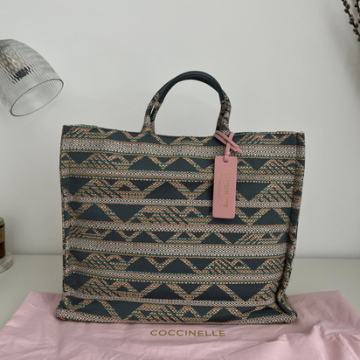 Coccinelle nova torba