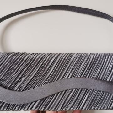 Elegantna večerna torbica