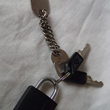 KLJUČAVNICA ZA POTOVALNE KOVČKE TORBE KOVČKE