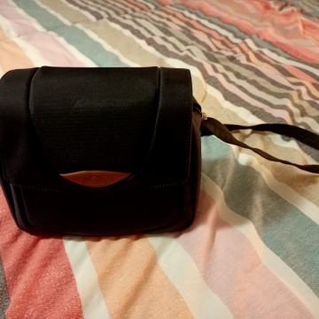 Kot nova Samsonite ženska torbica primerna tudi za darilo