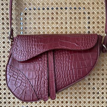 USNJENA vinsko rdeča torbica, NOVA. UGODNO!  IDEALNO  DARILO!