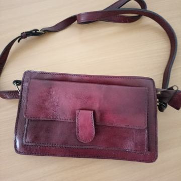 Moška usnjena torbica