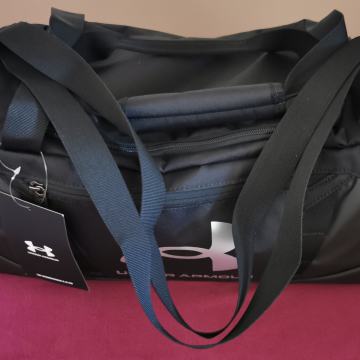 Nerabljena UA Under Armour torba, črna, 23 litrov, 44.8 x 22 x 22.5 cm