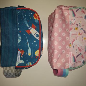 Otroška toaletna torbica Stephen Joseph Samorog in Vesoljci