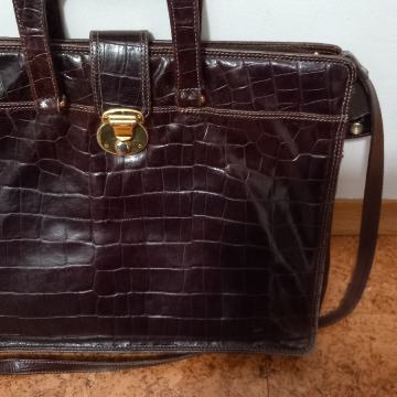 Usnjena ženska poslovna torba