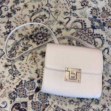 prodam torbico beige barve