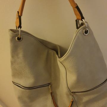 Prodam novo torbico sive barve