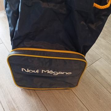 Prodam torbico za v avto