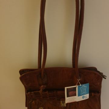 Prodam novo usnjeno torbico