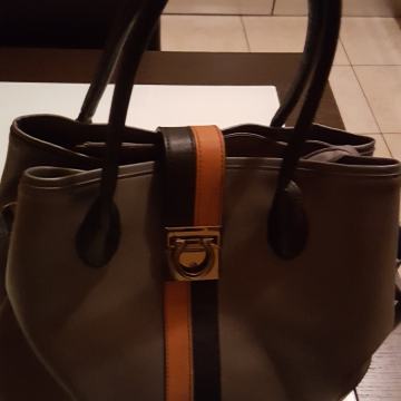 SIVA ŽENSKA TORBICA