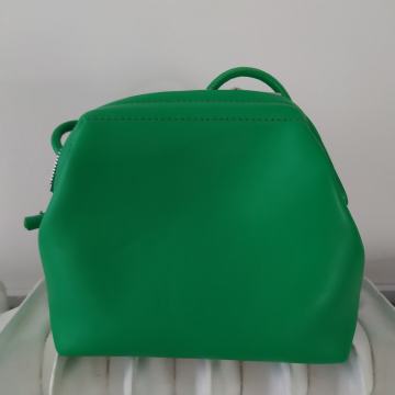 Svetlo zelena ženska torbica