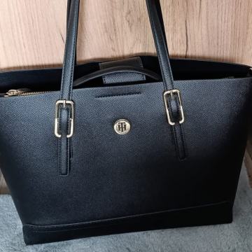 Tommy Hilfiger torbica NOVO