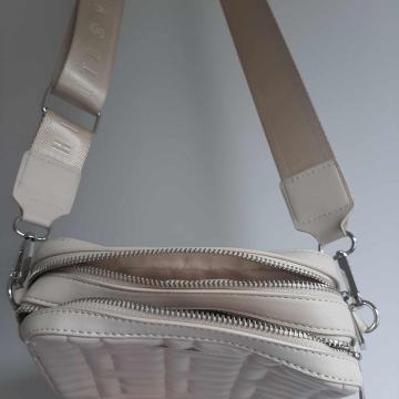 Torbica za čez telo