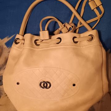 Torbica in nahrbtnik