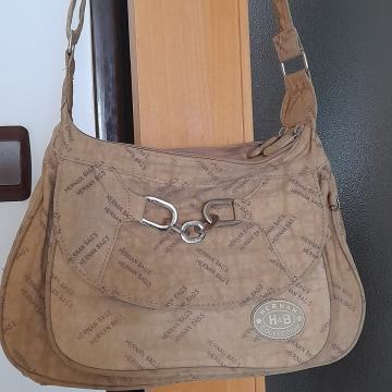 Torbica rjava, Hernan H&B