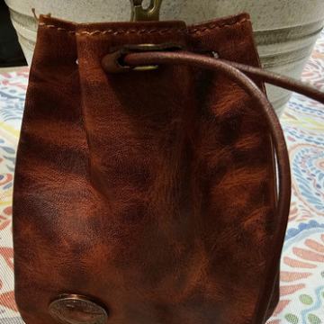 Usnjen mošnjiček-pravo usnje