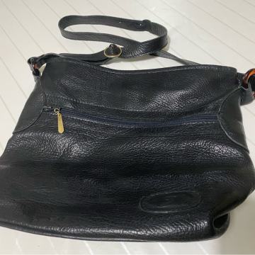 Usnjena črna torbica