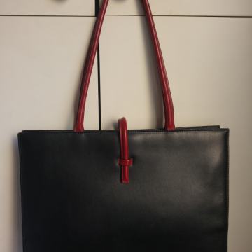 Usnjena torbica Lerota