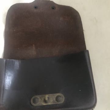 Usnjena torbica za pas, Ljubljana