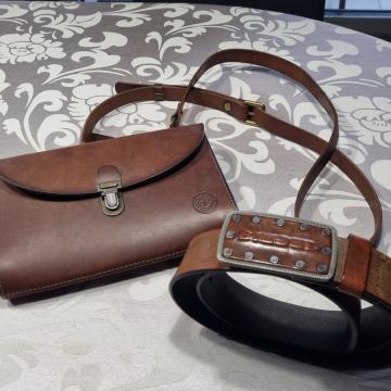 Usnjena ženska torbica dR in pas  Diesel oboje v rjavi barvi