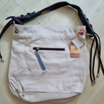 Nova usnjena ženska torbica