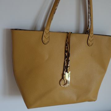 Velika rumena torbica