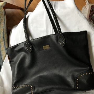 Velika črna torbica David Jones