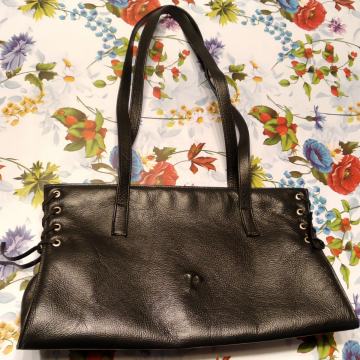 Ženska damska črna torbica usnjena Pavli