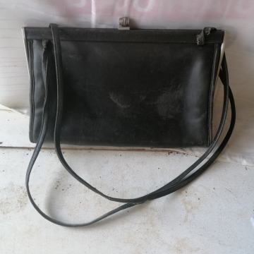 Ženska retro torbica črna 28 x 18 cm