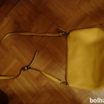 ŽENSKA RUMENA TORBICA MARIO VALENTINO