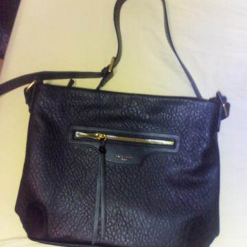 ŽENSKA NOVA ČRNA TORBICA