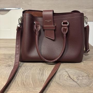 Ženska torbica David Jones