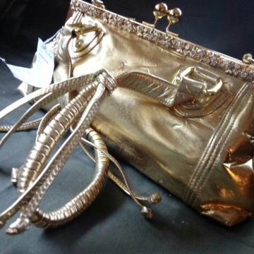 NOVA ŽENSKA TORBICA