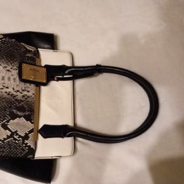 Več ženskih torbic - dobro ohranjene