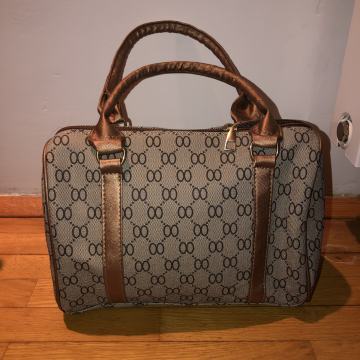 Ženska torbica NOVA