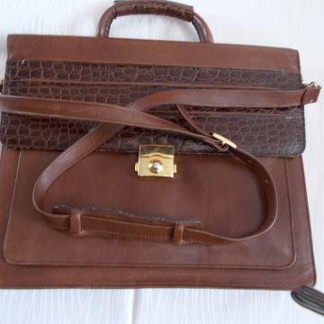 Ženska torbica ,usnjena , nova