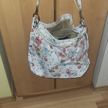 ženska usnjena torbica